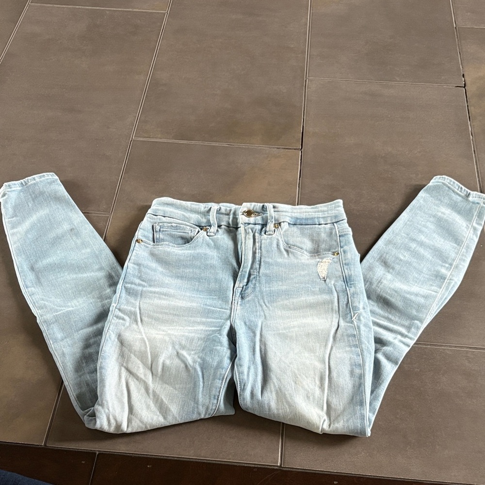 Good American Light Wash Skinny Jeans